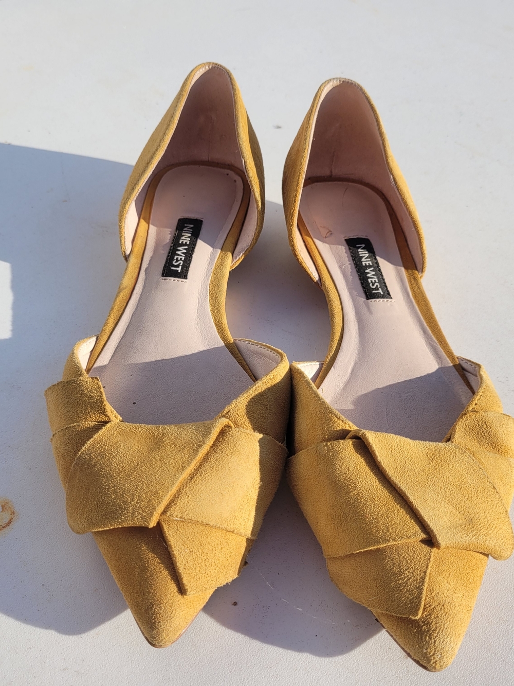 Nine West Mustard Yellow Suede Pointy-Toe D'Orsay Bow Flats Size 6M - Picture 2 of 5